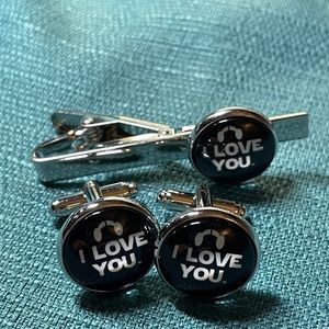 Cufflinks & tie clip set